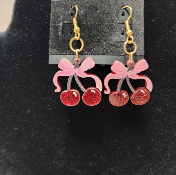 SHEIN Cherry Print Buff Sleeve On Or Off The Shoulder Top With Cherry Earrings - Picture 8 of 13